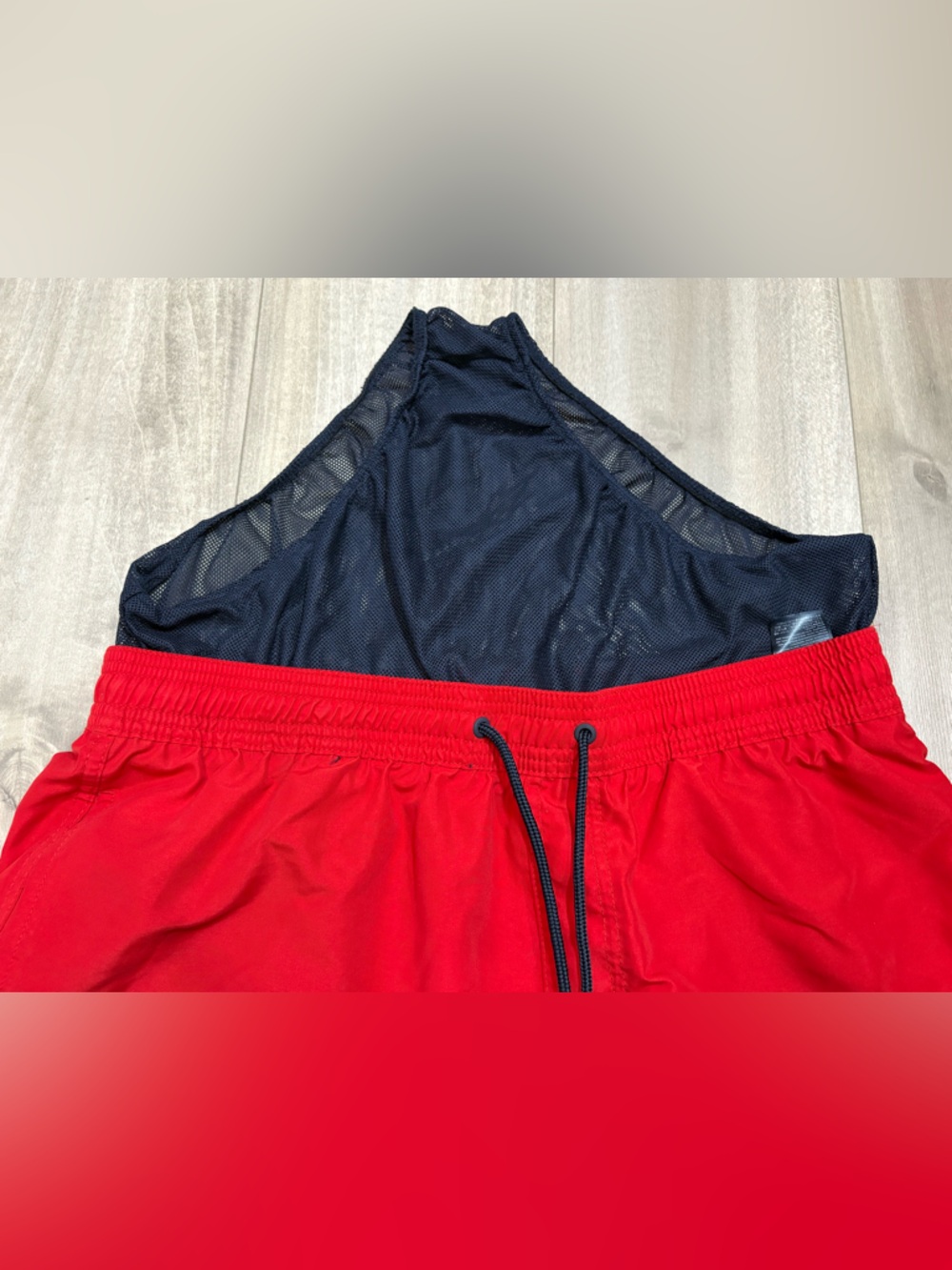 Tommy Hilfiger Red and Navy Mesh-Lined Swim Shorts Size XL - Picture 5 of 7